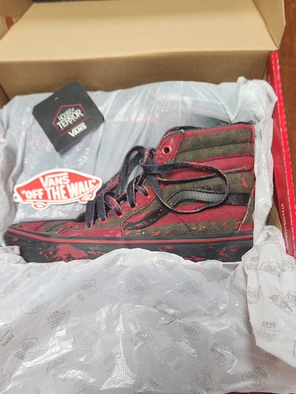 Vans House of Terror x Sk8-Hi "Freddy Krueger", a limited-edition collaboration